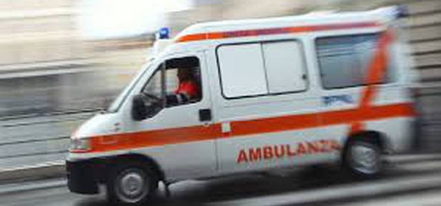 Incidente stradale, muore un uomo nello scontro