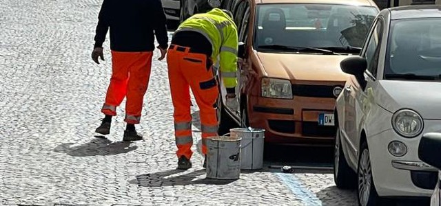 Strisce bianche convertite in blu a Catanzaro, Commercianti e Artigiani Uniti: "Siamo sconcertati"