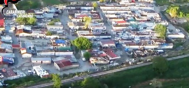 Furti e reati ambientali: 39 arresti in campo Rom Scordovillo (VIDEO)