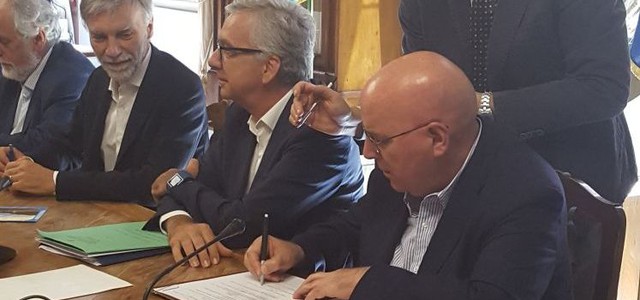 Oliverio e Delrio hanno firmato il protocollo per la ciclovia della Magna Grecia