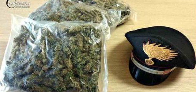 Aveva 1 kg marijuana in auto, arrestato