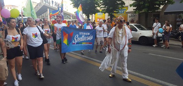 In mille a Cosenza per primo "Gay pride"
