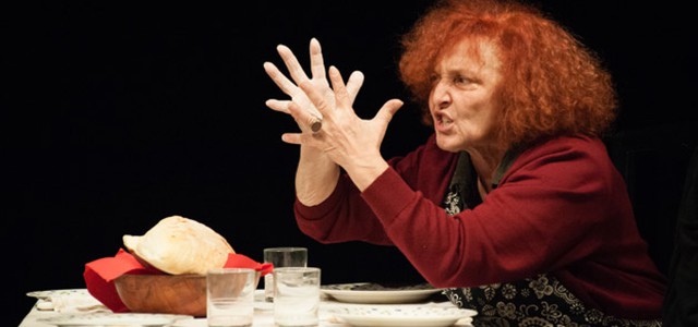 “Voci dal sottosuolo”, grande chiusura allo SpA Arrow di Rende il 10 novembre con Anna Maria De Luca in scena con “Teresa. Un pranzo di famiglia”