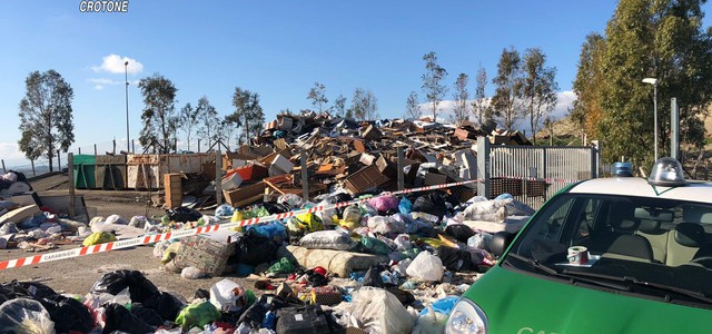 SEQUESTRATO CENTRO DI RACCOLTA RIFIUTI A CUTRO