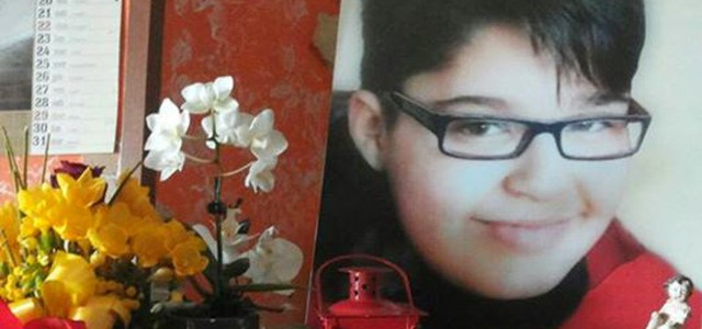 Basta Vittime 106: il piccolo Matteo Battaglia ucciso due volte