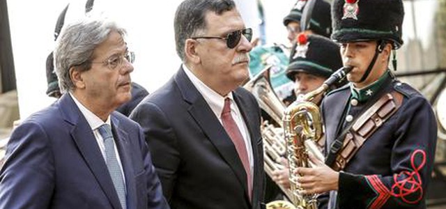 Libia: Gentiloni, valutiamo uso navi contro trafficanti