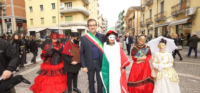 Carnevale: sfilata mascherine a Cosenza