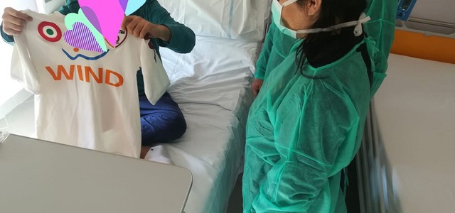 Catanzaro, I. C. Nord Est Manzoni: la maglia di Totti regala un sorriso! (FOTO)