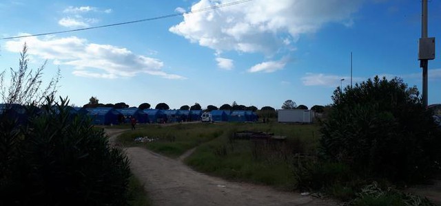 Migranti: danneggiamenti e furti nella tendopoli, 9 indagati