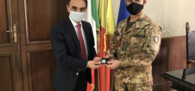 IL SINDACO ABRAMO HA INCONTRATO IL COLONNELLO GIANVITO TINELLI, COMANDANTE DEL 5° REGGIMENTO FANTERIA AOSTA IMPEGNATO IN OPERAZIONE STRADE SICURE