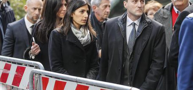 Fabrizio Frizzi: oltre 10mila persone alla camera ardente, gente comune e personaggi noti 