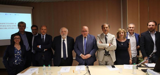 Oliverio alla presentazione della Notte dei Ricercatori