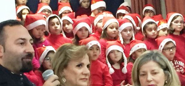 Gli assessori Russo e Carrozza a scuola per la festa di Natale