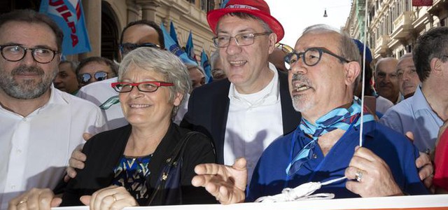 A Reggio manifestazione nazionale "Ripartire dal Sud" organizzata da Cgil, Cisl e Uil