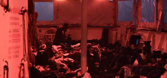 Aquarius a Valencia in sicurezza. Parigi e Madrid all'attacco. Al via trasbordo per 90