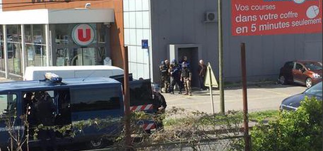 Francia, uomo uccide due ostaggi in supermercato di Trebes: 'Sono dell'Isis'