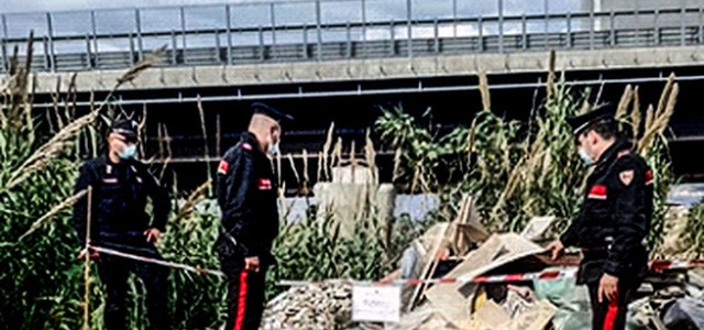 Scoperta discarica abusiva, denunciate 4 persone