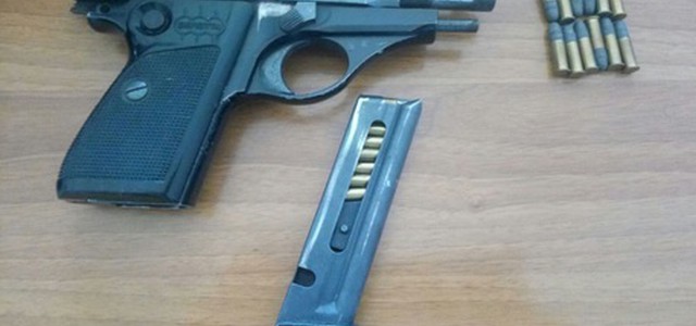 Pistola nascosta in ristorante, arresto
