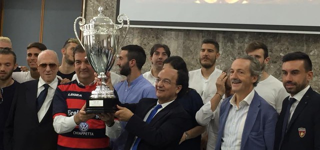 Il Cosenza Calcio dei sogni a palazzo dei Bruzi nel segno della storia