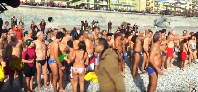 “Il tuffo di Capodanno” per la solidarietà