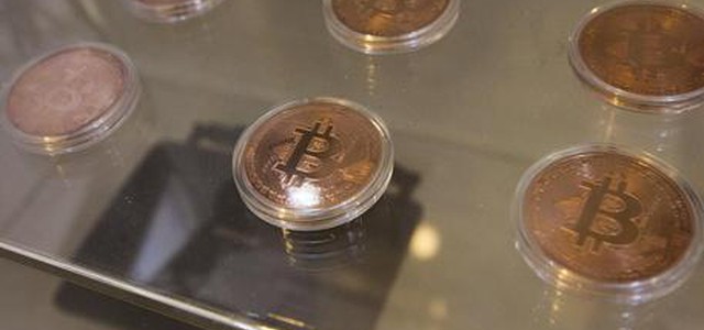 Bitcoin crolla sotto 8.000 dollari