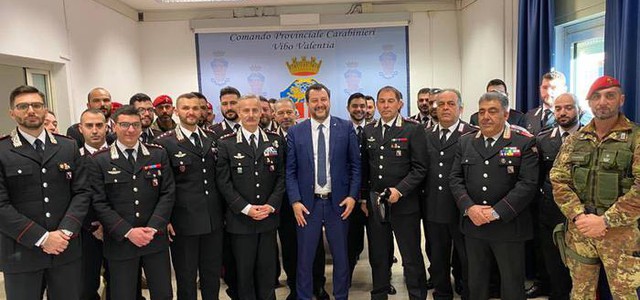 Salvini in Calabria ringrazia i carabinieri per "Rinascita Scott"