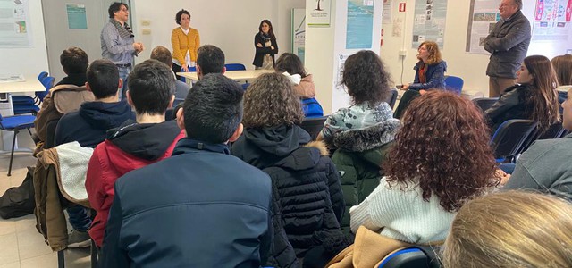 Gli studenti del Liceo Filolao di Crotone in visita al Dipartimento Arpacal di Catanzaro