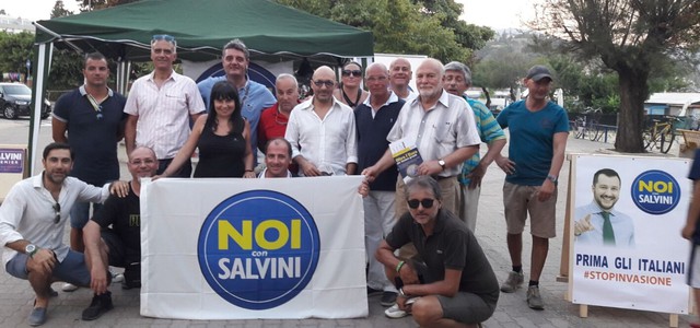 Successo per il gazebo di Noi con Salvini a Soverato