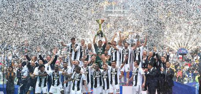 Addio di Buffon alla Juve dopo 17 anni in maglia bianconera