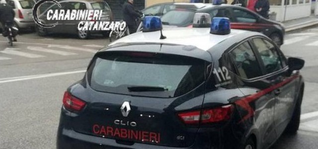 Spara al cane del vicino, denunciato