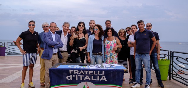 Cinquemila firme raccolte da Fratelli d'Italia in Calabria per mandare a casa il governo Conte e chiedere di tornare al voto