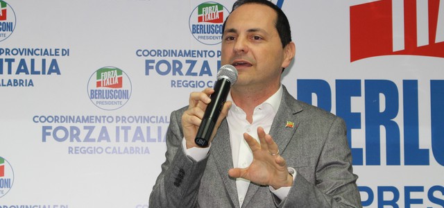 SANITÀ, SICLARI (FI): LA GRILLO RINUNCIA ALLA COMMISSIONE. VENGA IN CALABRIA A SBLOCCARE LE ASSUNZIONI
