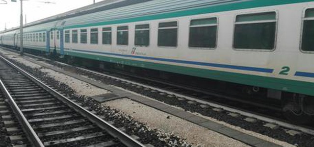 Treno deraglia nel cosentino, un ferito