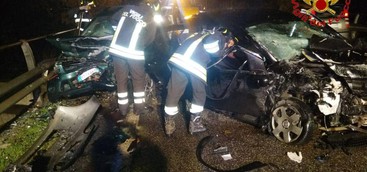 Scontro tra due auto, un morto