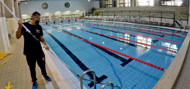 Covid - i titolari di palestre e piscine protestano a Cosenza