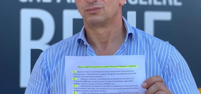 Caro bollette, Sgrò chiama alla protesta: “Pronti a scendere in piazza”