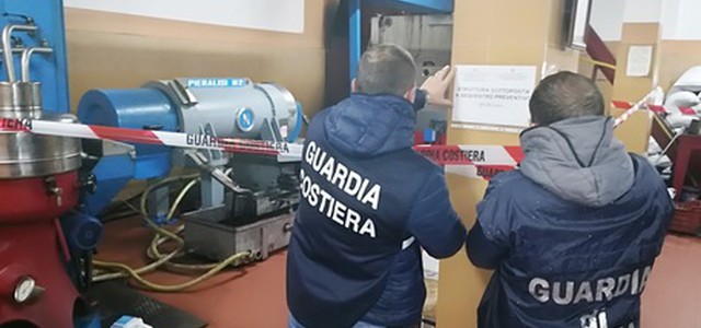 Acque nere in canale, sequestro frantoio