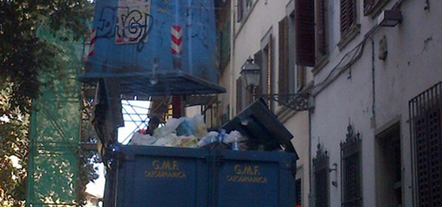 Inchiesta gestione rifiuti, 6 indagati