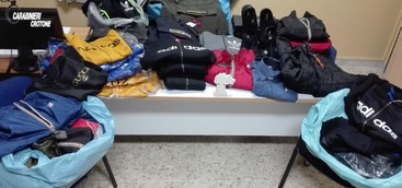 Carabinieri nel Crotonese, arresti e denunce
