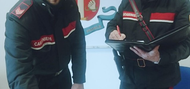 Soldi falsi pronti da spendere e furto di tre liquori, arresti nel Cosentino