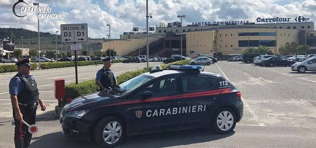 Rubano in centro commerciale Due Mari: arrestati due studenti, deferite due minorenni