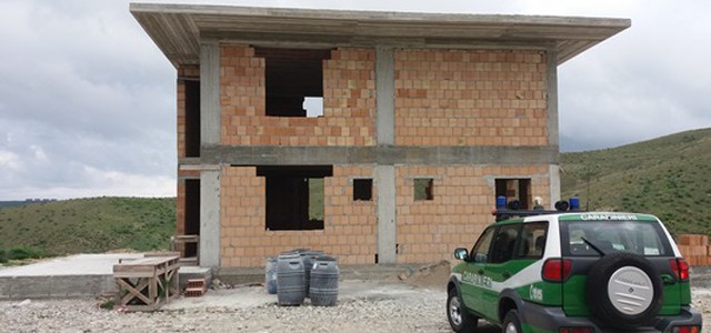 Sequestrato fabbricato abusivo in costruzione