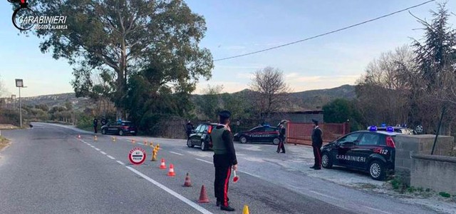 Controlli serrati dei carabinieri sulla SS 106