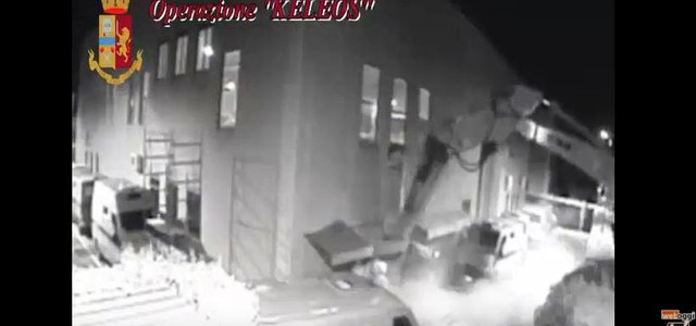 Assalto caveau a Catanzaro, arrestati rapinatori: vera e propria azione paramilitare (Nomi-VIDEO)