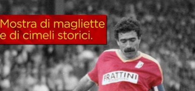 Mostra di magliette  e di cimeli storici del Catanzaro calcio