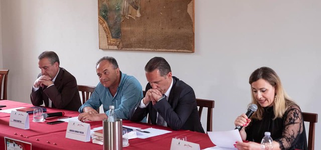 Gratteri a Girifalco accolto dai bimbi del progetto legalità