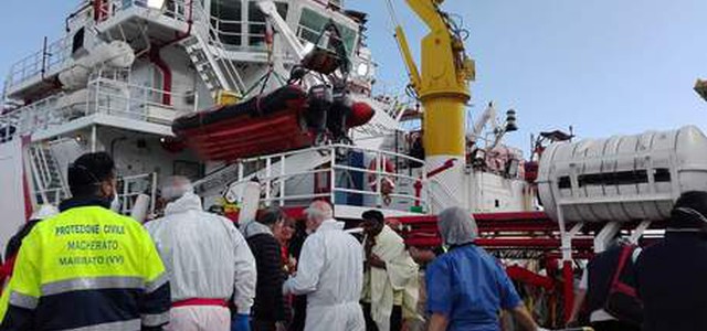 "Migranti soccorsi da ong anche senza informare la Guardia Costiera"