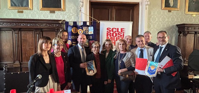 Sala Concerti gremita per l'incontro Lions sulla sclerosi multipla e la medicina di genere: dialogo, partecipazione e impegno condiviso