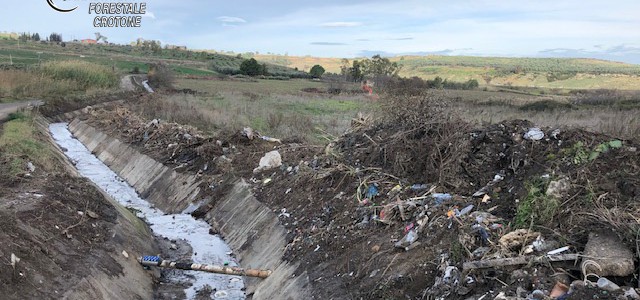 SEQUESTRATI MATERIALI DI PULITURA DI COLLETTORI IDRAULICI
