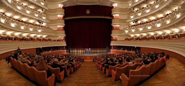 “Un sogno a sipario aperto”: il Teatro Politeama di Catanzaro riaccende i motori per la nuova stagione